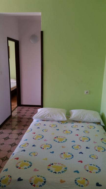 Apartments And Rooms Mirjana 比比涅 客房 照片