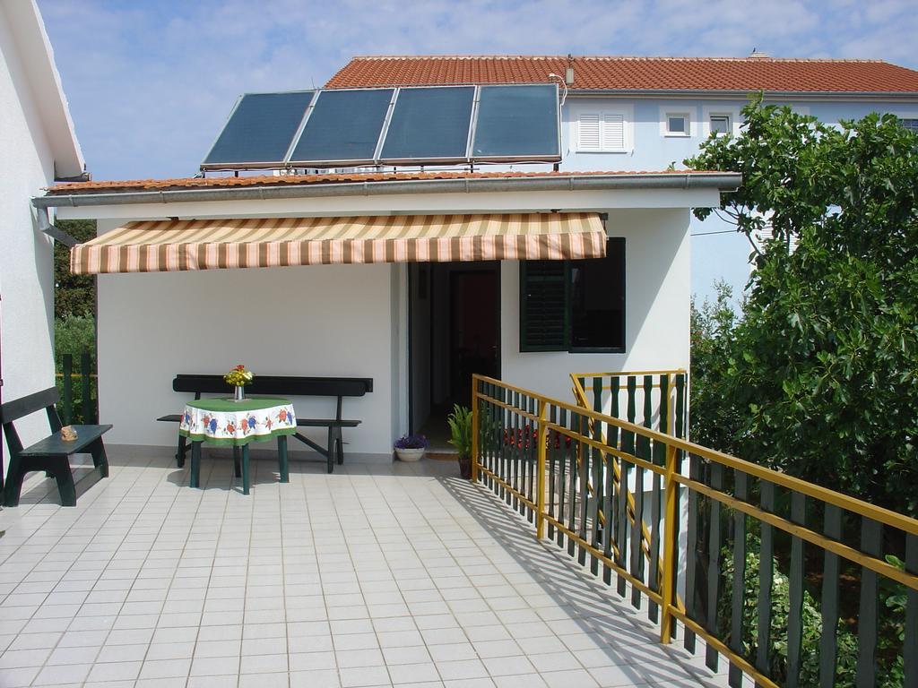 Apartments And Rooms Mirjana 比比涅 客房 照片