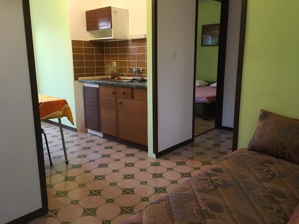 Apartments And Rooms Mirjana 比比涅 外观 照片