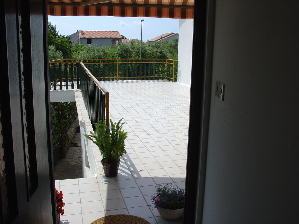 Apartments And Rooms Mirjana 比比涅 外观 照片